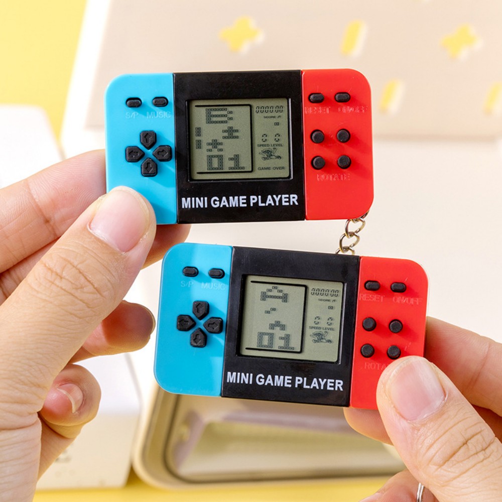 Gaming Retro Arcade - Classic Tetris Handheld Game Console Keychain